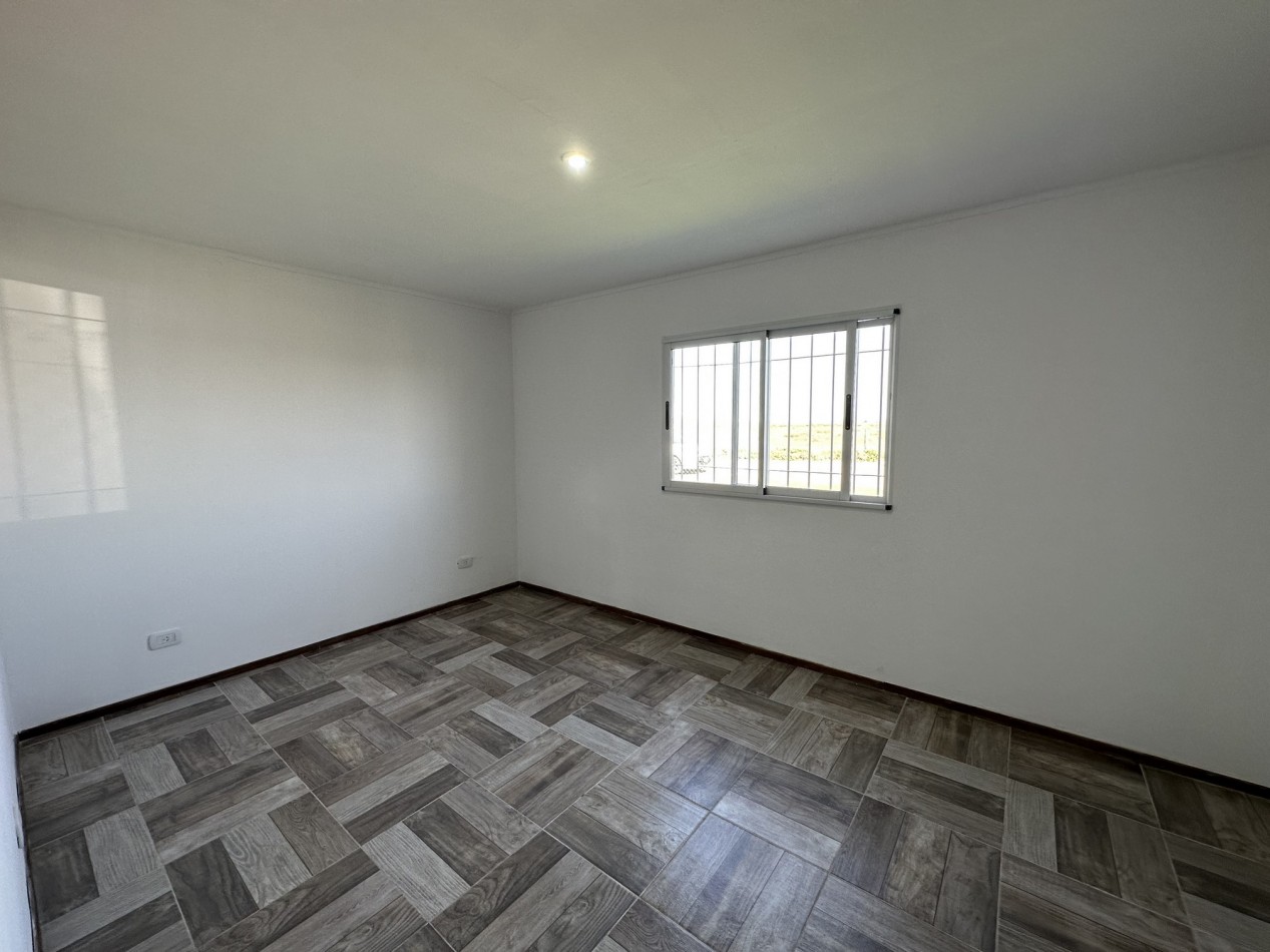 Funes Norte: Casa 2 dorm. Apta Credito