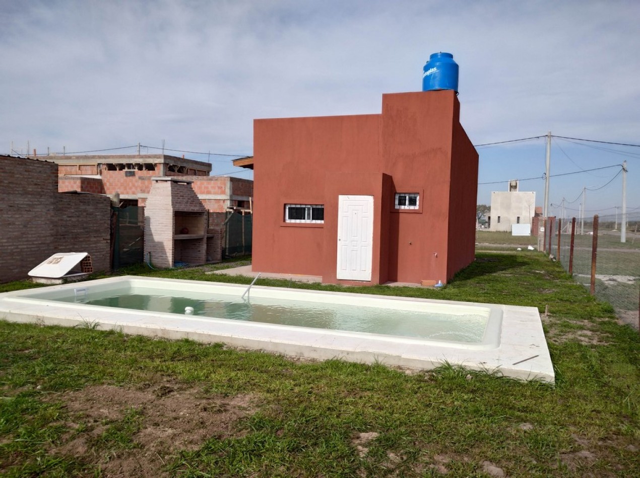 Fincas de Ibarlucea: Venta Casa 1 dorm con piscina