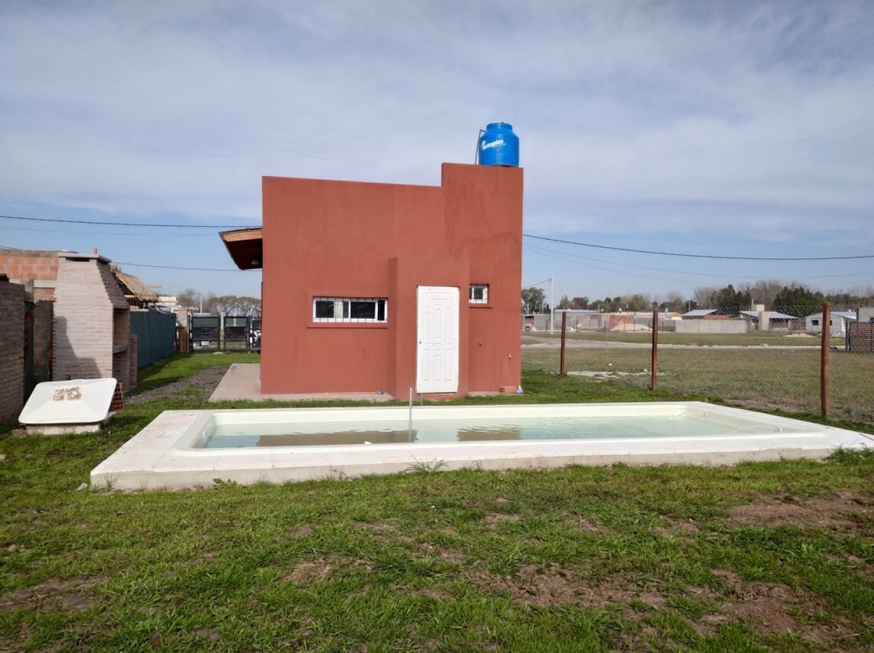 Fincas de Ibarlucea: Venta Casa 1 dorm con piscina