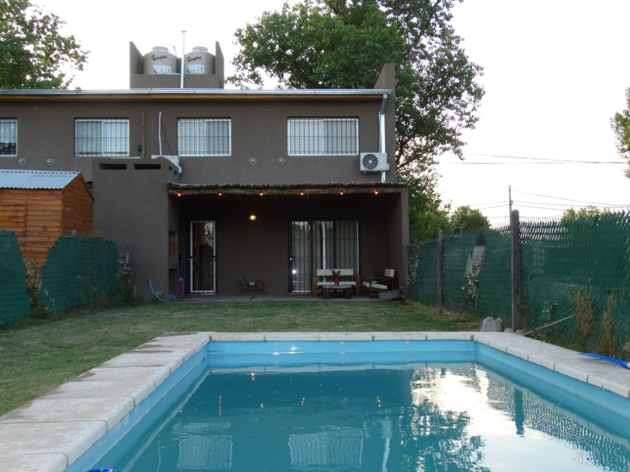 Venta casa 3 dorm. con piscina cercana centro Funes