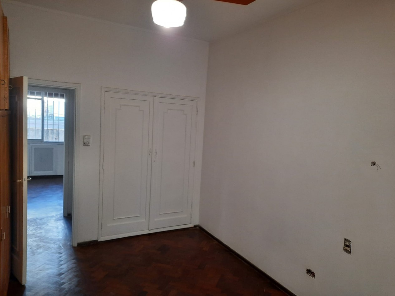 Venta departamento 2 dorm. en Cordoba 1700