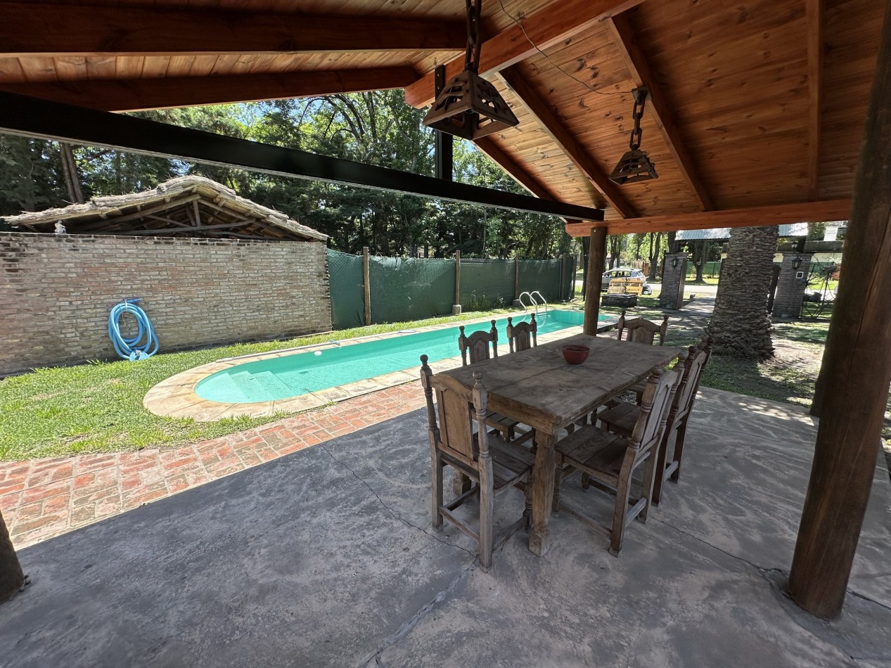 Alquiler Casa 2 dorm con piscina en Profesional Country Funes