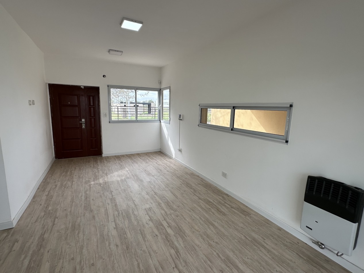 Venta casa 2 dorm. con piscina a estrenar