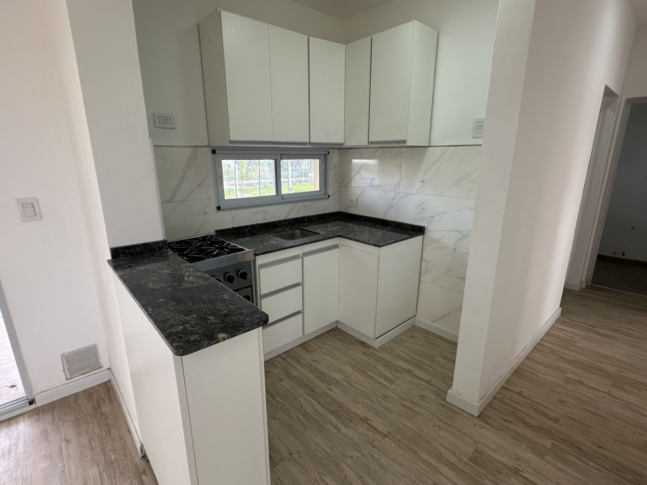 Venta casa 2 dorm. con piscina a estrenar