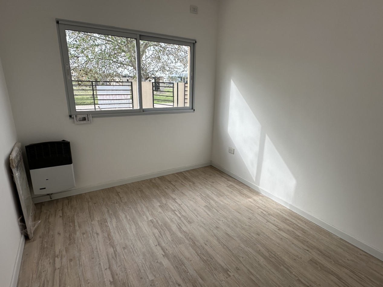 Venta casa 2 dorm. con piscina a estrenar