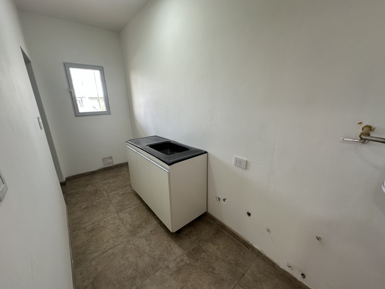 Venta casa 2 dorm. con piscina a estrenar