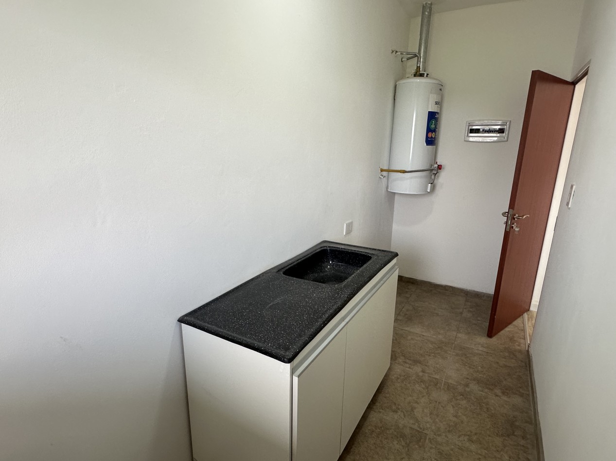 Venta casa 2 dorm. con piscina a estrenar