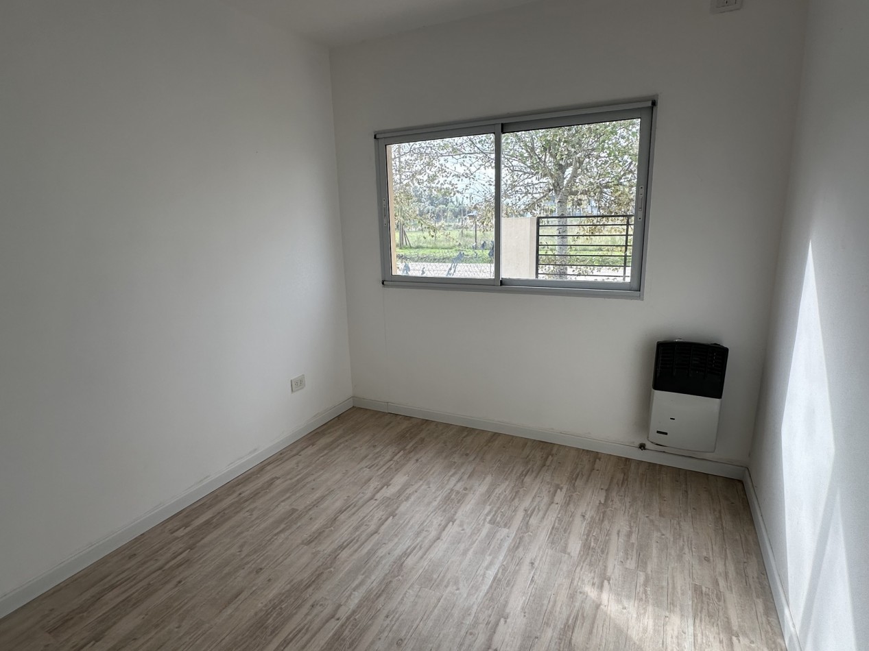 Venta casa 2 dorm. con piscina a estrenar