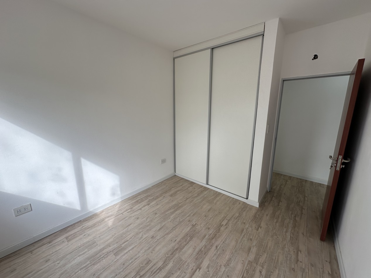 Venta casa 2 dorm. con piscina a estrenar