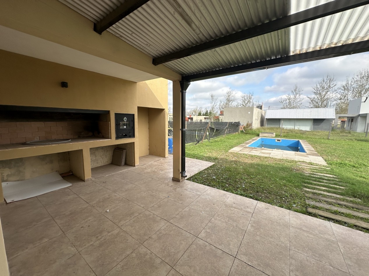 Venta casa 2 dorm. con piscina a estrenar