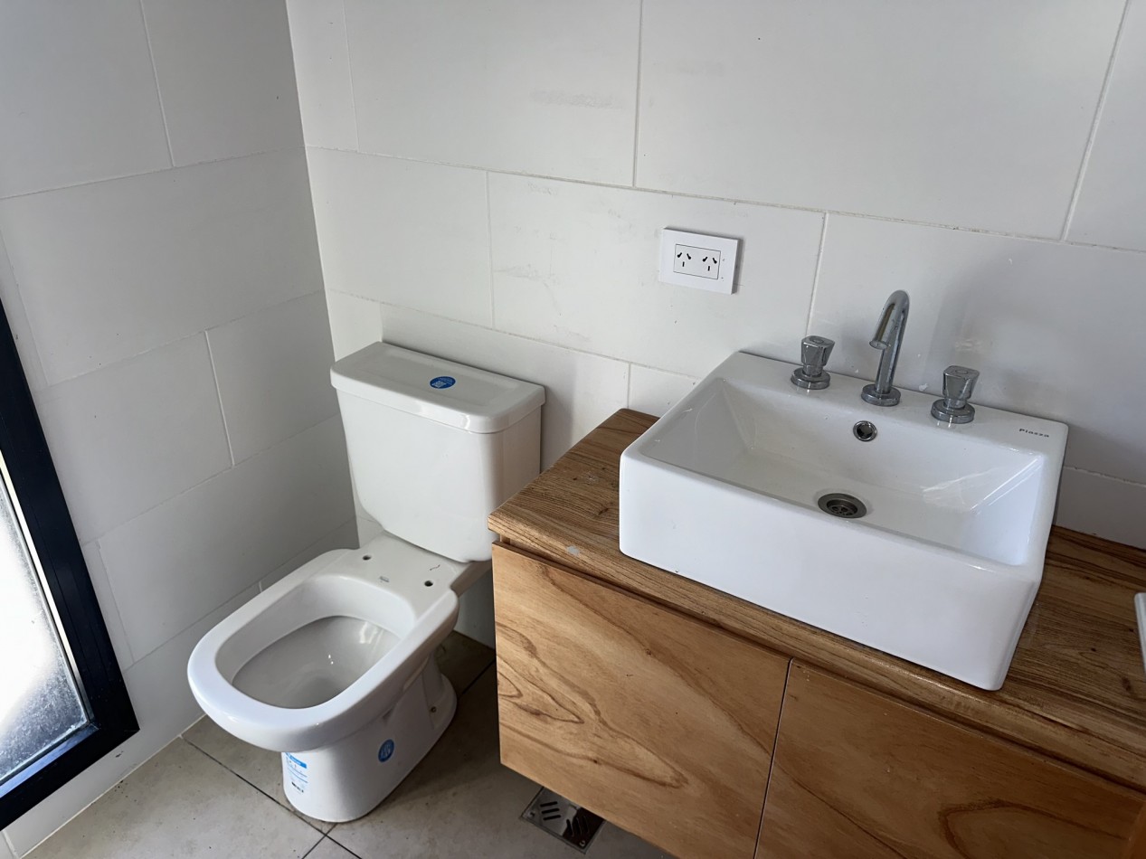 Casa de diseño a estrenar con 3 dorm, quincho y pileta