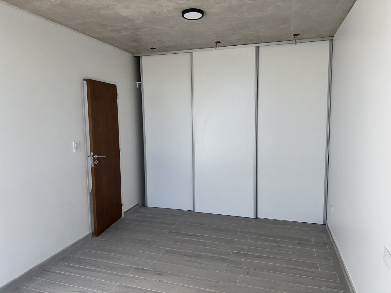 Casa de diseño a estrenar con 3 dorm, quincho y pileta