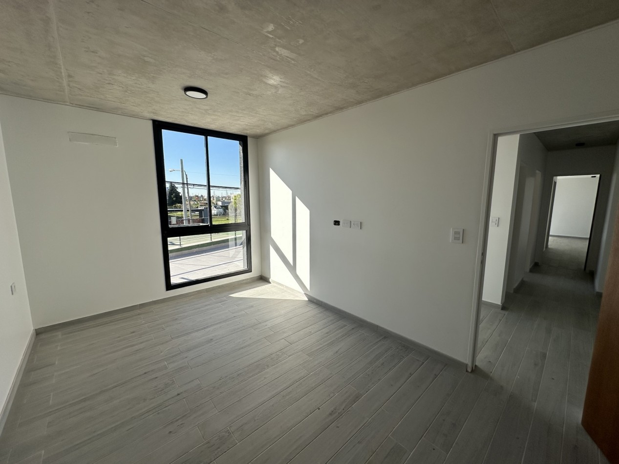 Casa de diseño a estrenar con 3 dorm, quincho y pileta
