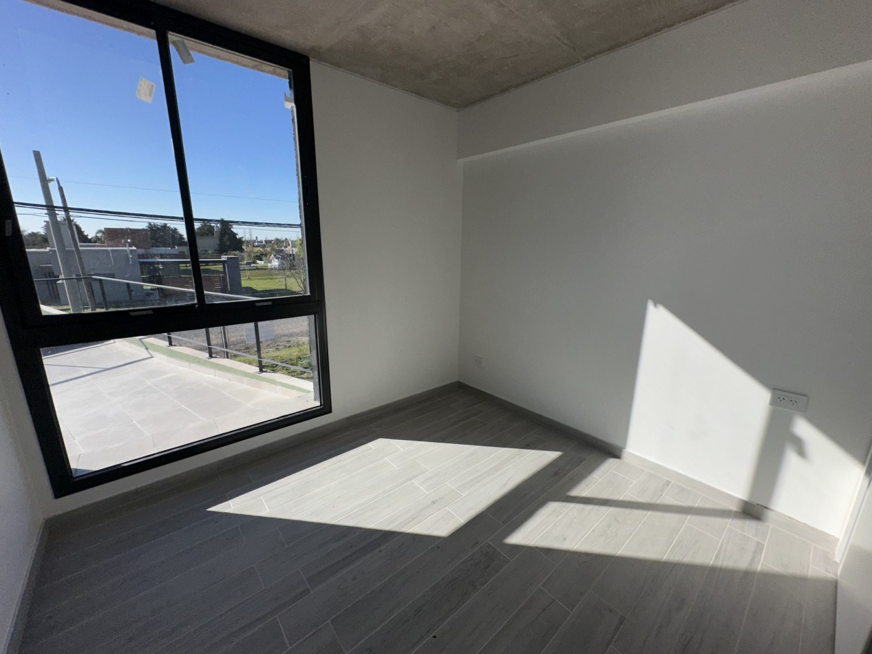 Casa de diseño a estrenar con 3 dorm, quincho y pileta