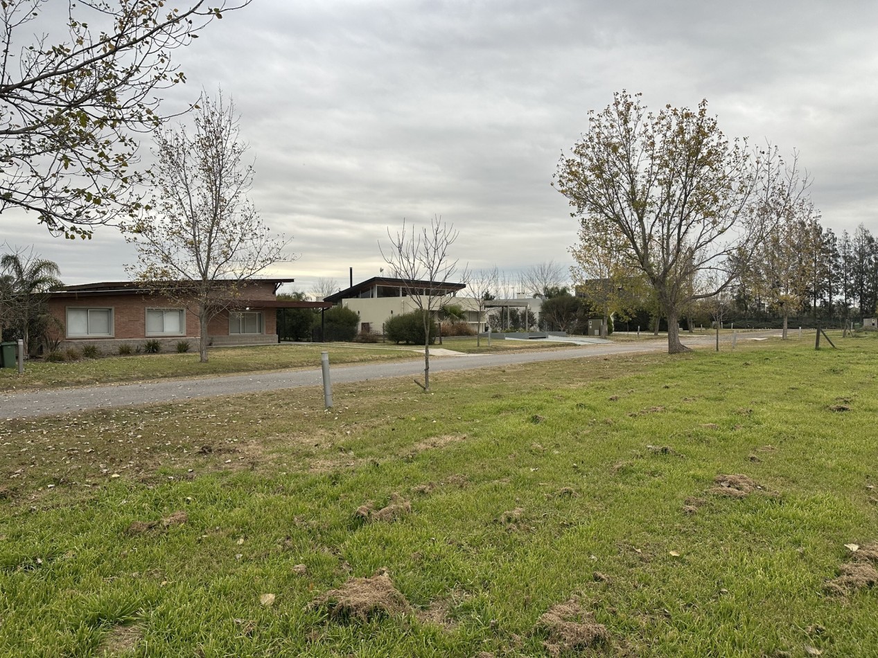 Espectacular lote en Puerto Roldan