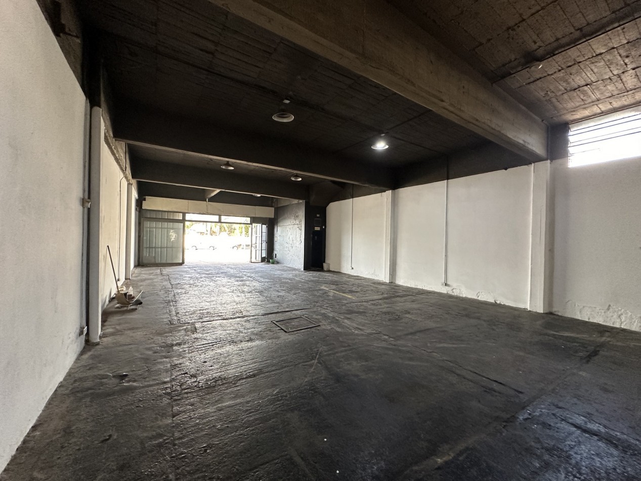 Alquiler Galpon 200 m2 en Eva Peron y Circunvalacion