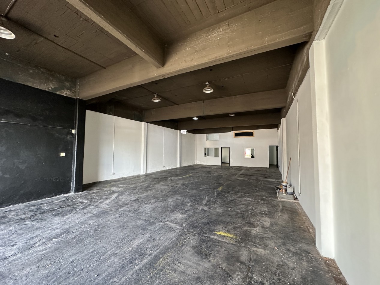 Alquiler Galpon 200 m2 en Eva Peron y Circunvalacion