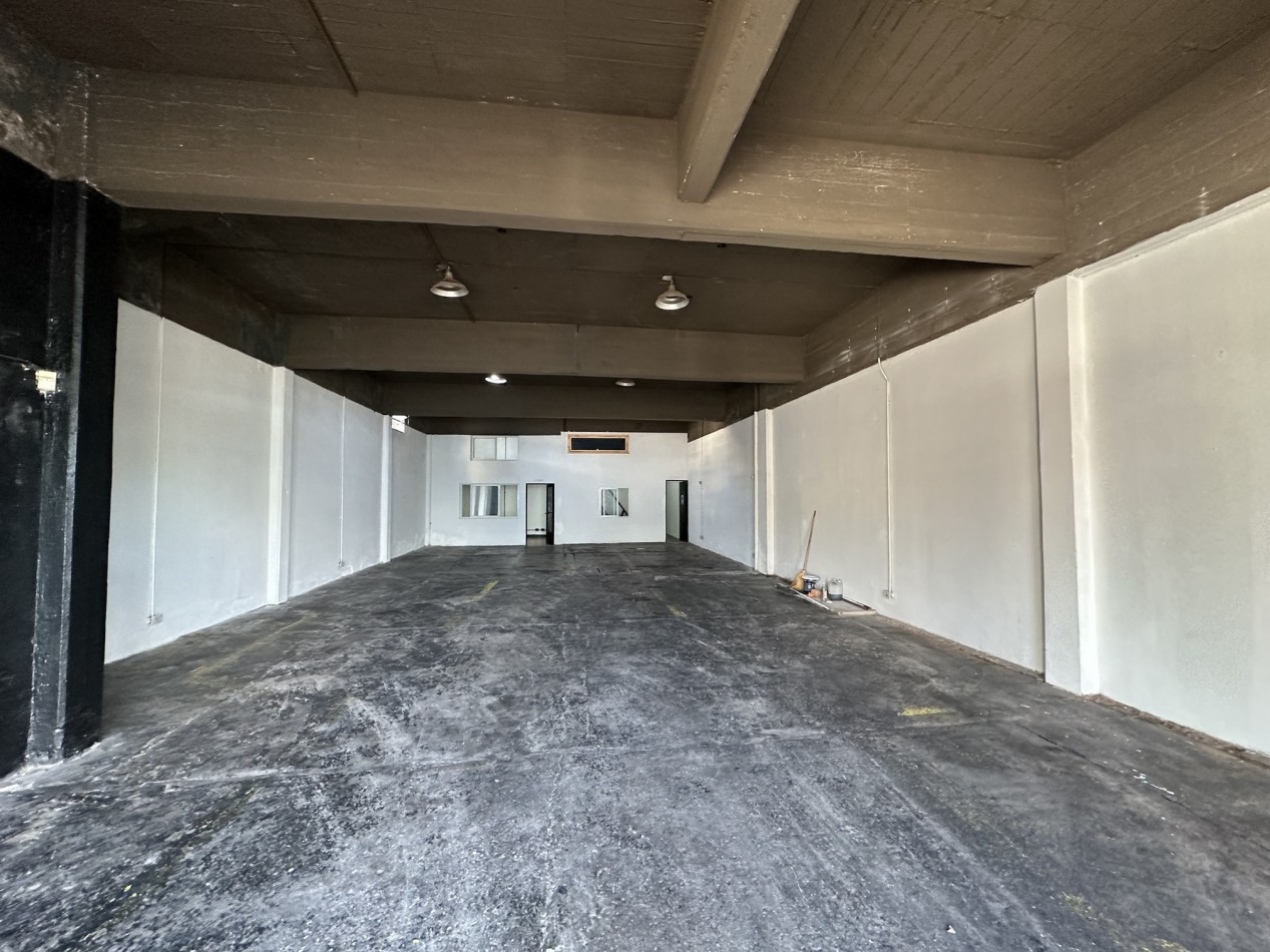 Alquiler Galpon 200 m2 en Eva Peron y Circunvalacion