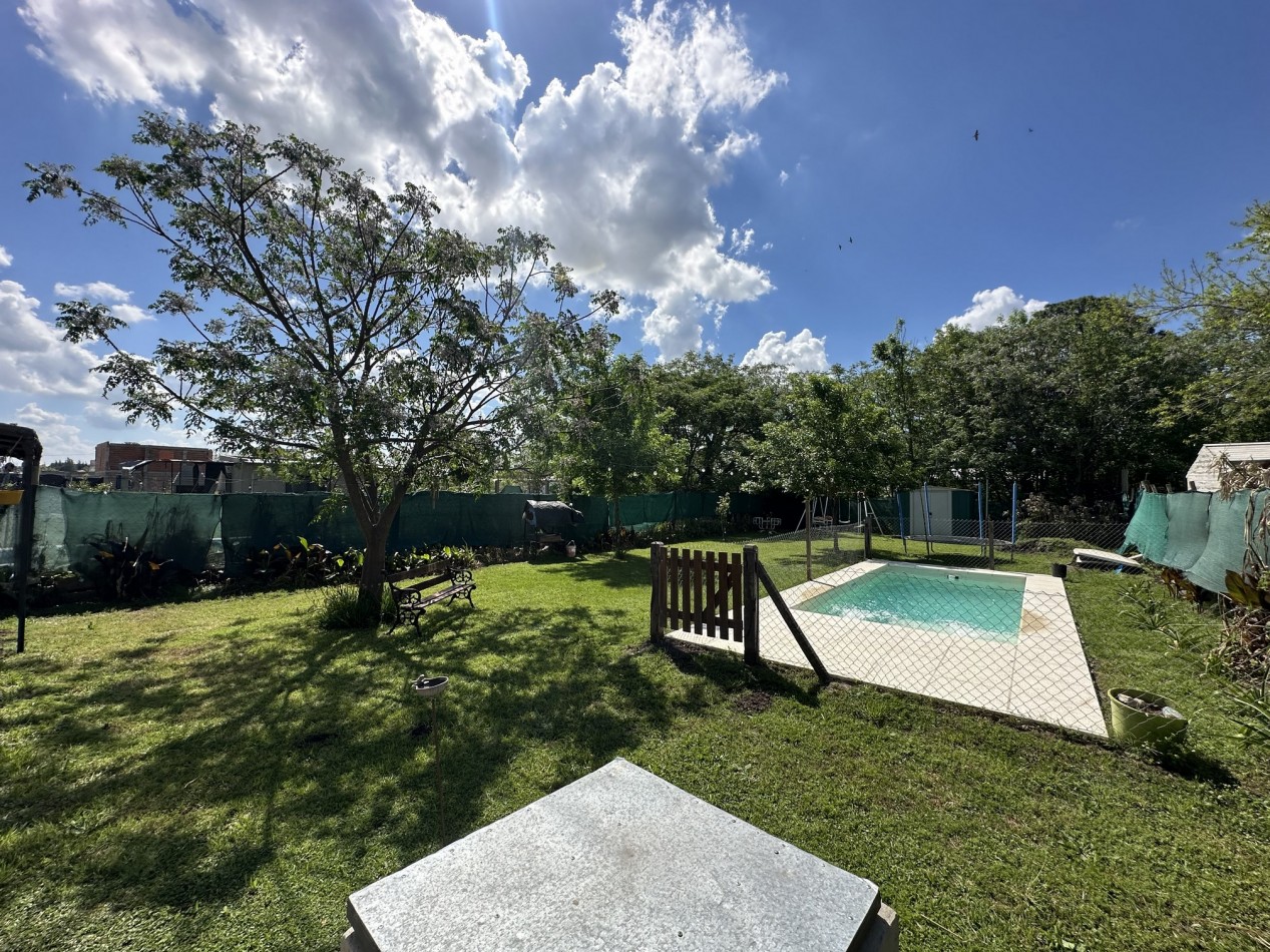 Venta Casa 2 dorm con piscina en Los Cedros, Roldan.