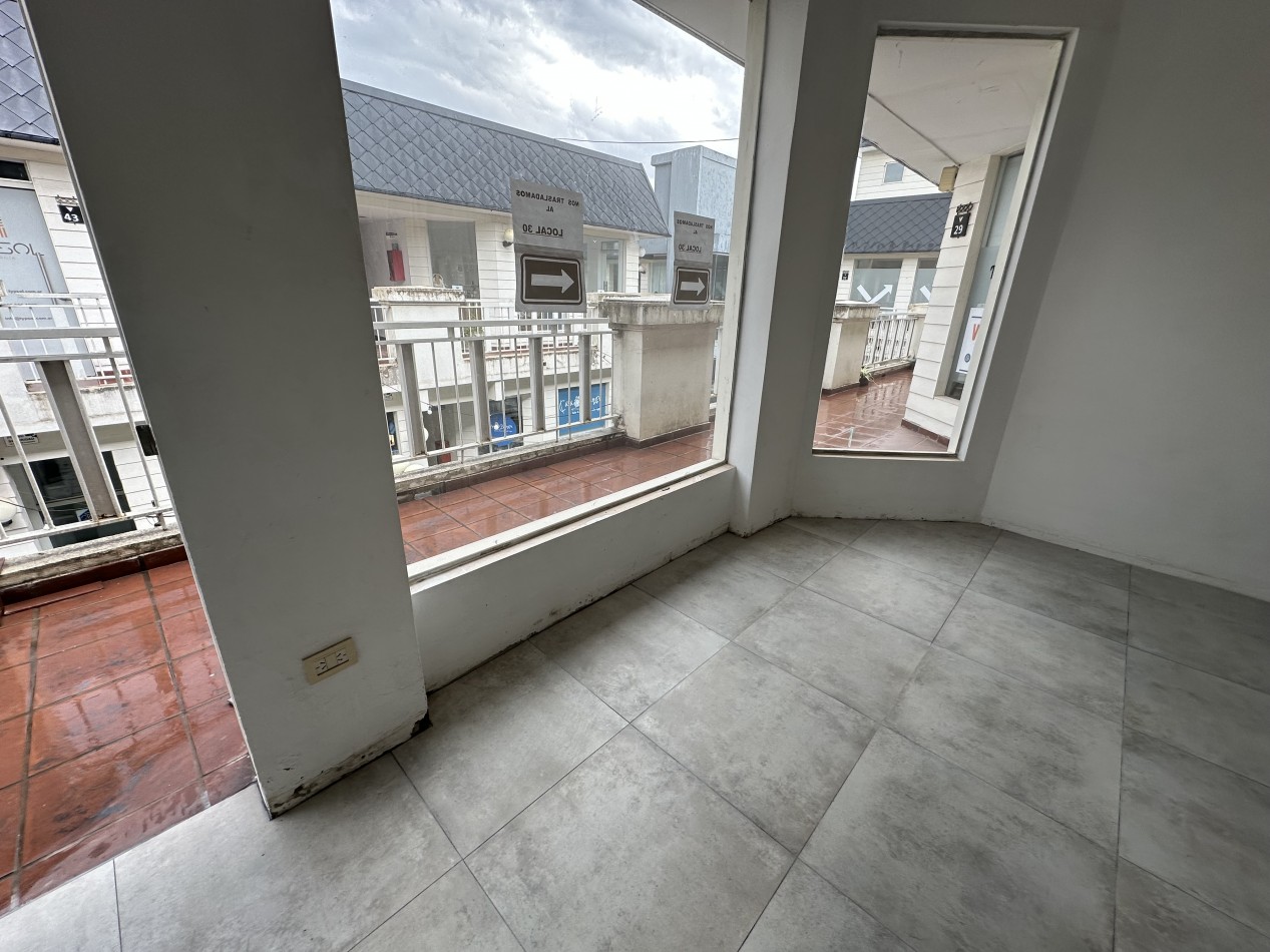 Venta Local en Paseo Victoria Funes