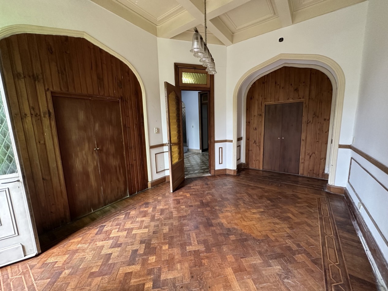 Casona de categoria en alquiler sobre Boulevard Oroño