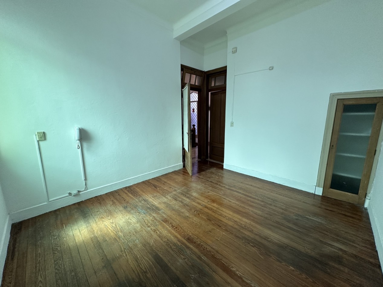 Casona de categoria en alquiler sobre Boulevard Oroño