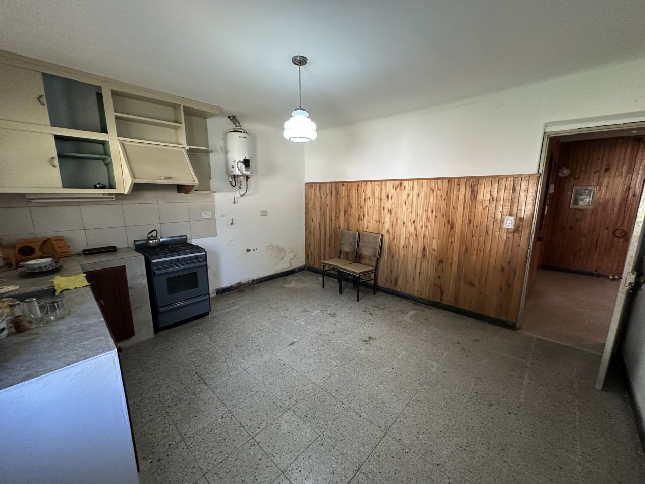 Casa Urbana a Reciclar - Ideal Uso Comercial - Centro de Funes