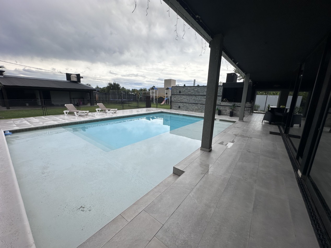 Increible Casa Premium 4 Dormitorios en Roldan