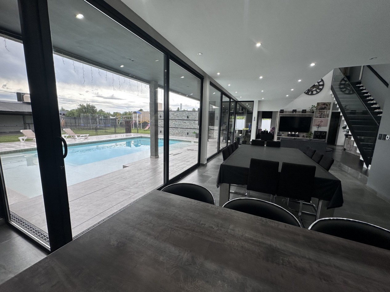 Increible Casa Premium 4 Dormitorios en Roldan