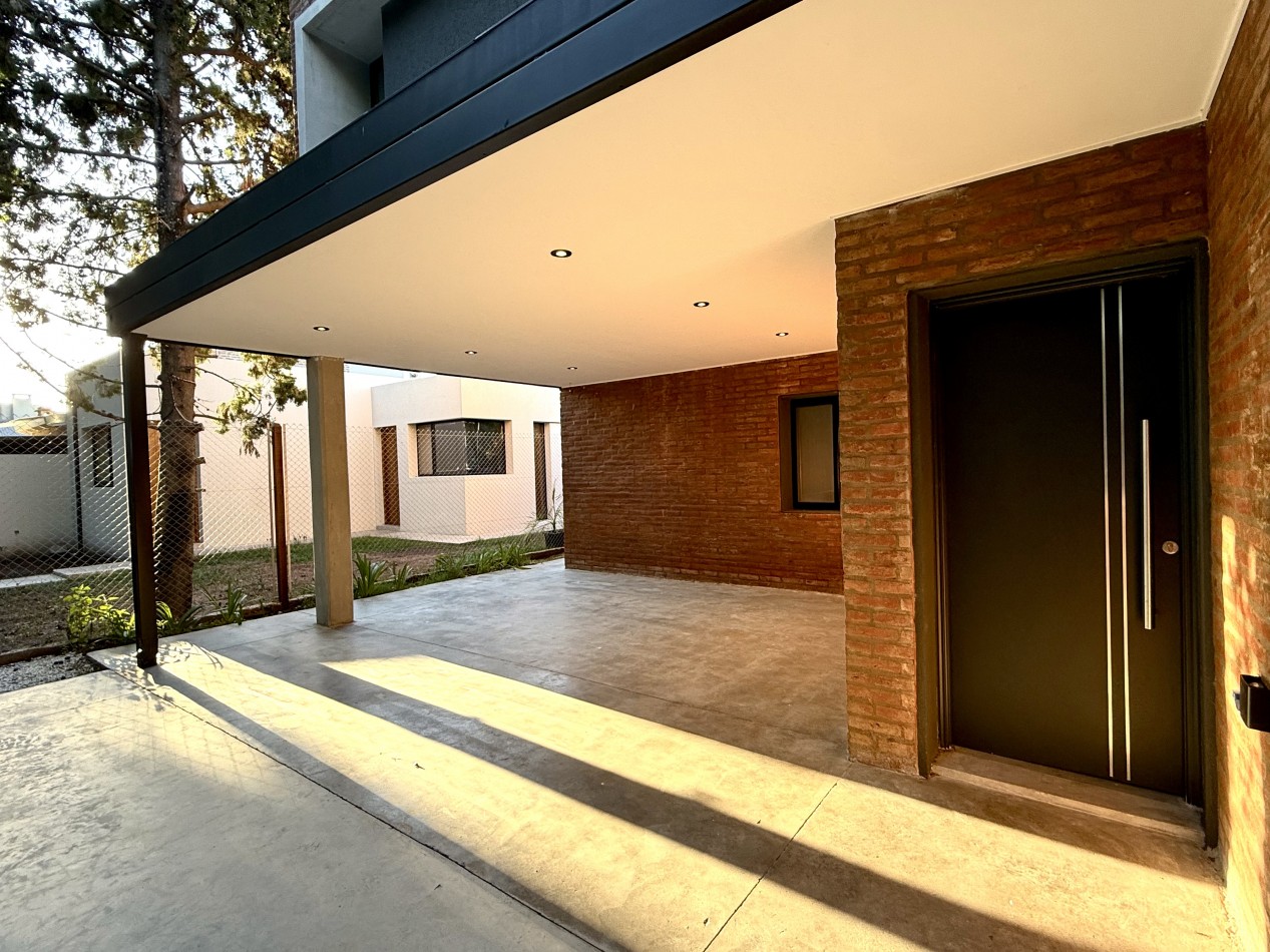Venta casa 3 dormitorios en Fisherton - A estrenar