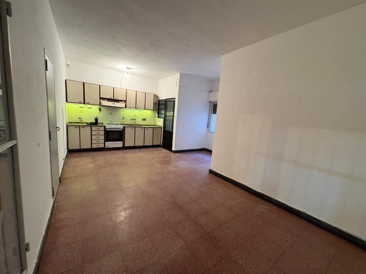 Alquiler Casa 2 dormitorios con patio y cochera