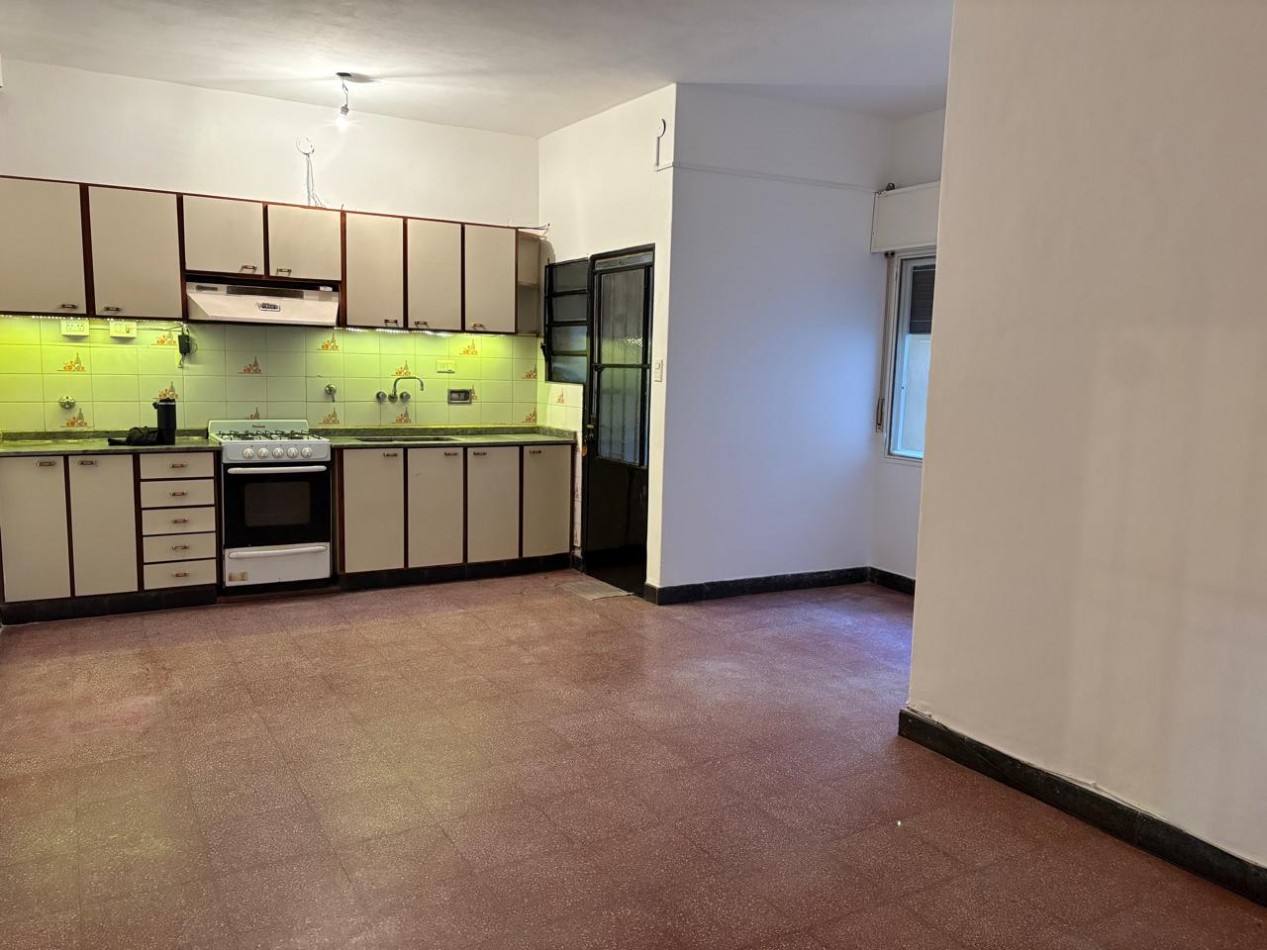 Alquiler Casa 2 dormitorios con patio y cochera