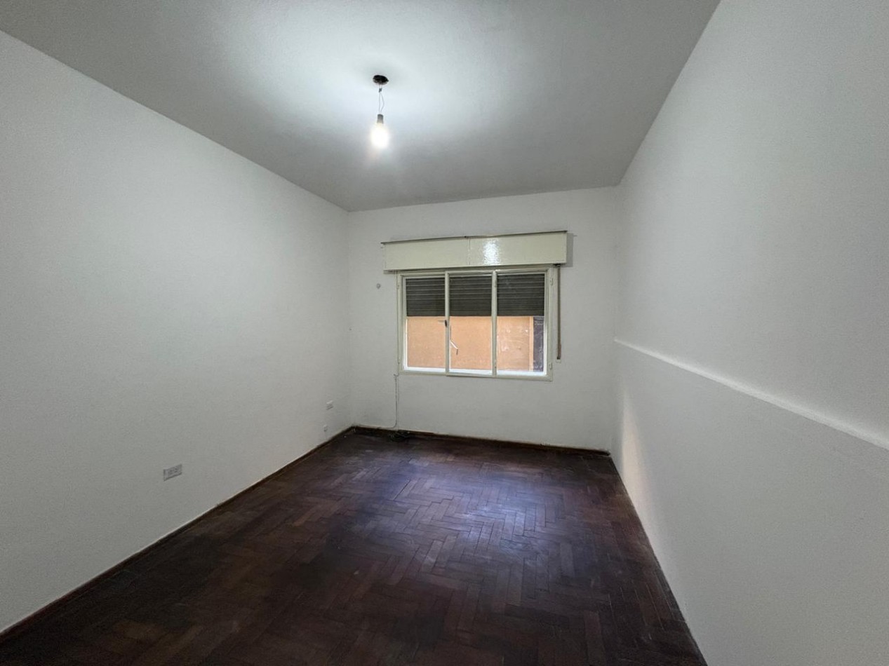 Alquiler Casa 2 dormitorios con patio y cochera