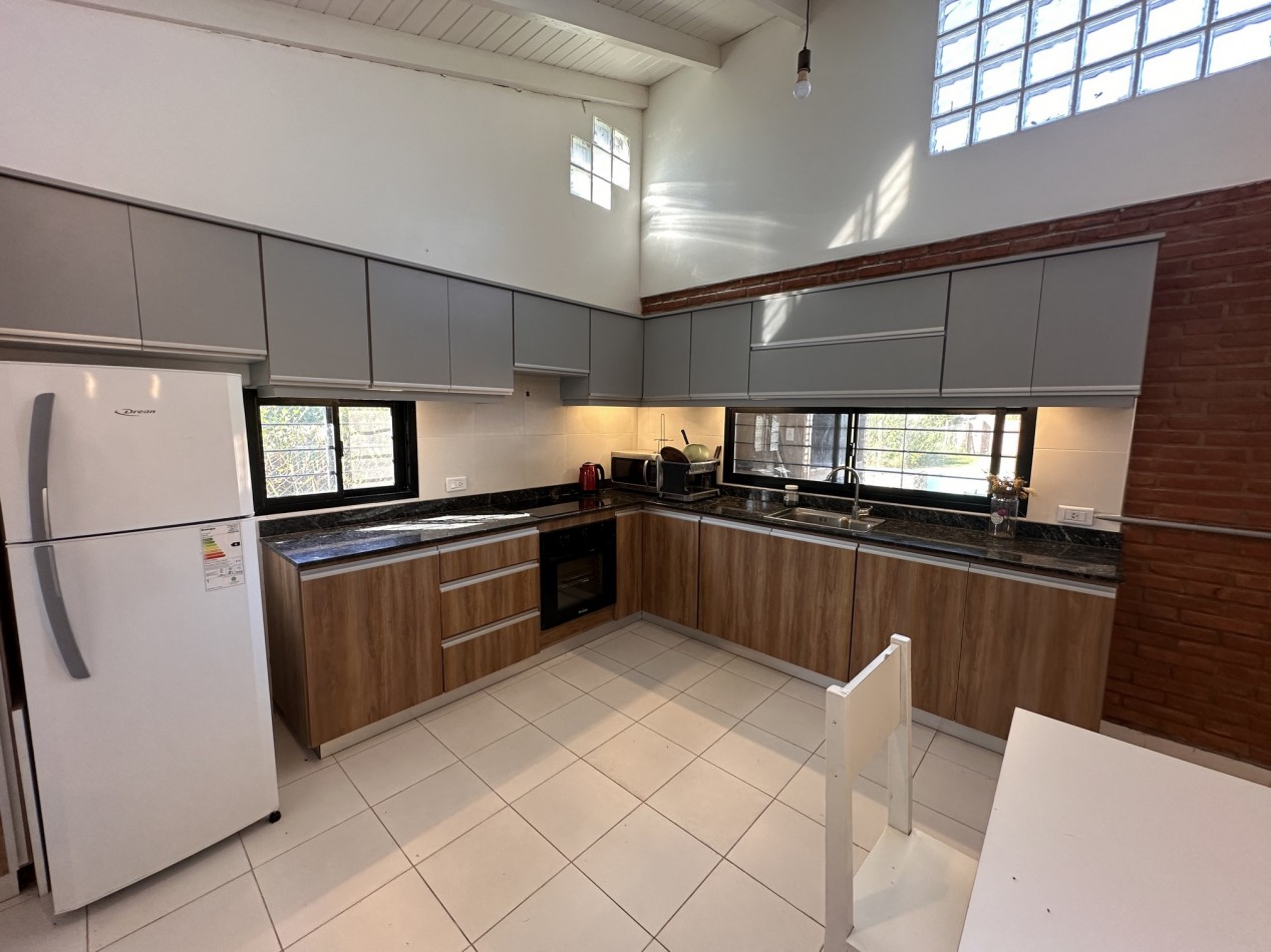 Casa a estrenar con pileta en Fincas de Ibarlucea