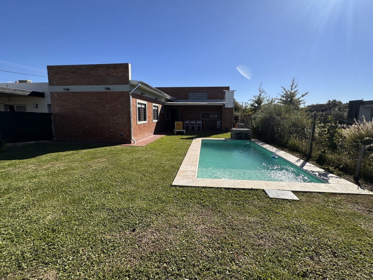 Casa a estrenar con pileta en Fincas de Ibarlucea