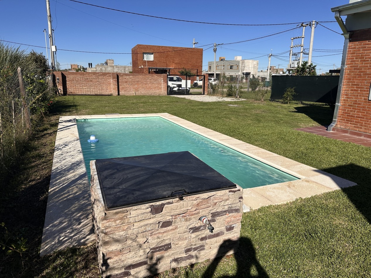 Casa a estrenar con pileta en Fincas de Ibarlucea