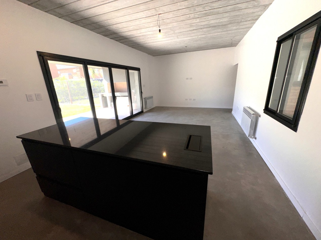 Venta casa 3 dormitorios en Fisherton - A estrenar