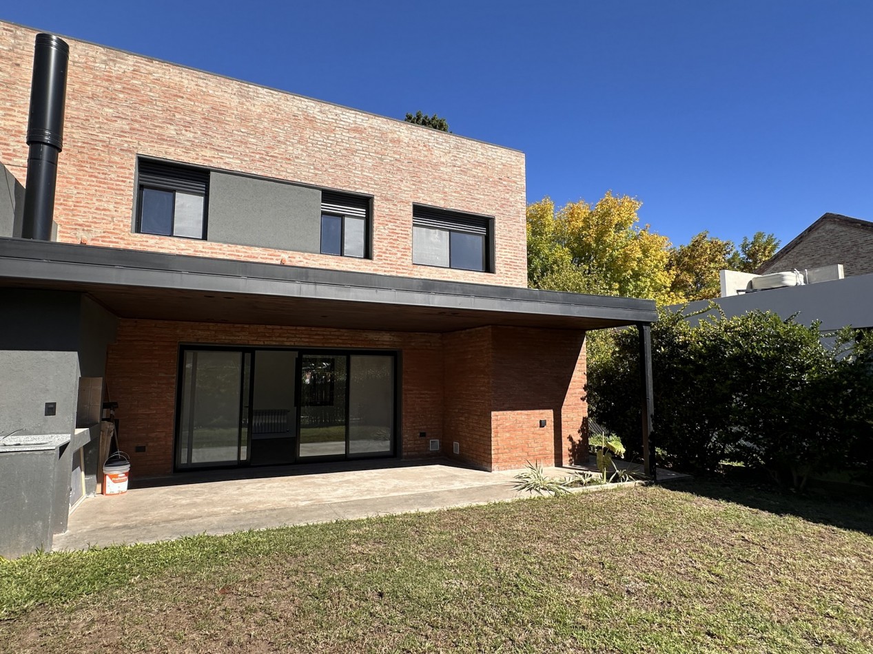 Venta casa 3 dormitorios en Fisherton - A estrenar
