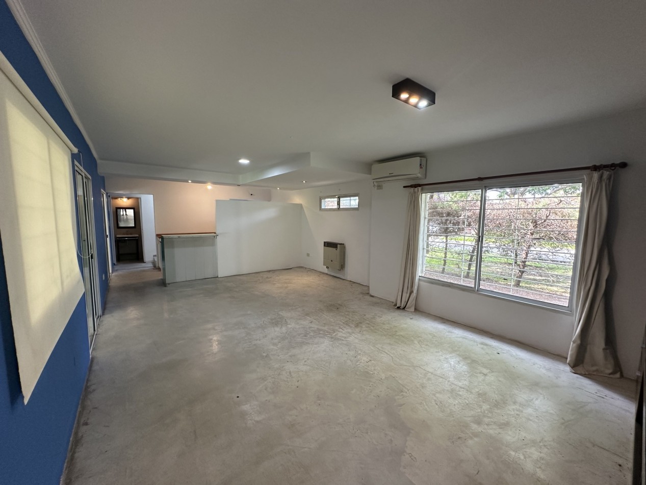 Venta Casa 4 dormitorios 3 baños con piscina en "Funes R"