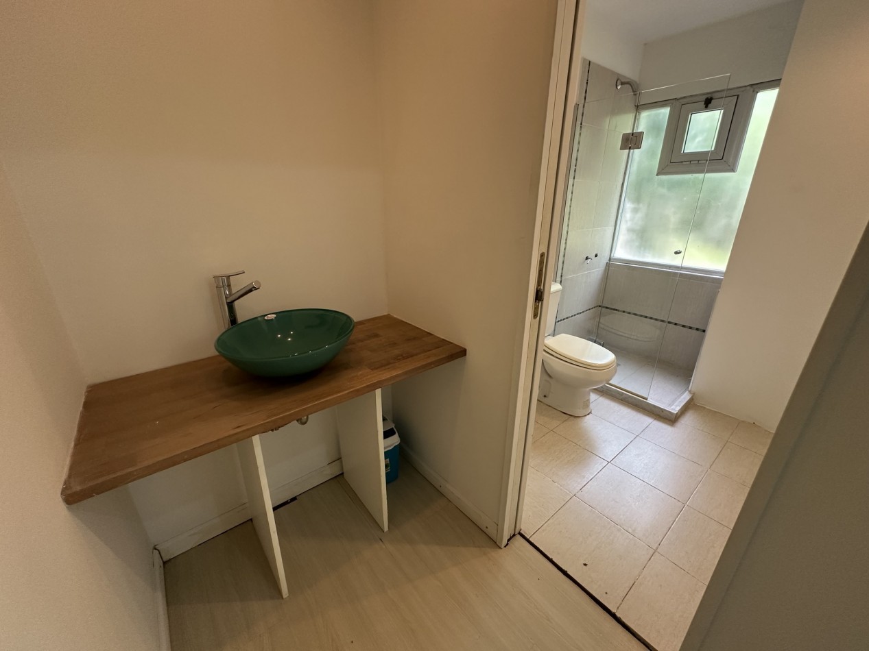 Venta Casa 4 dormitorios 3 baños con piscina en "Funes R"