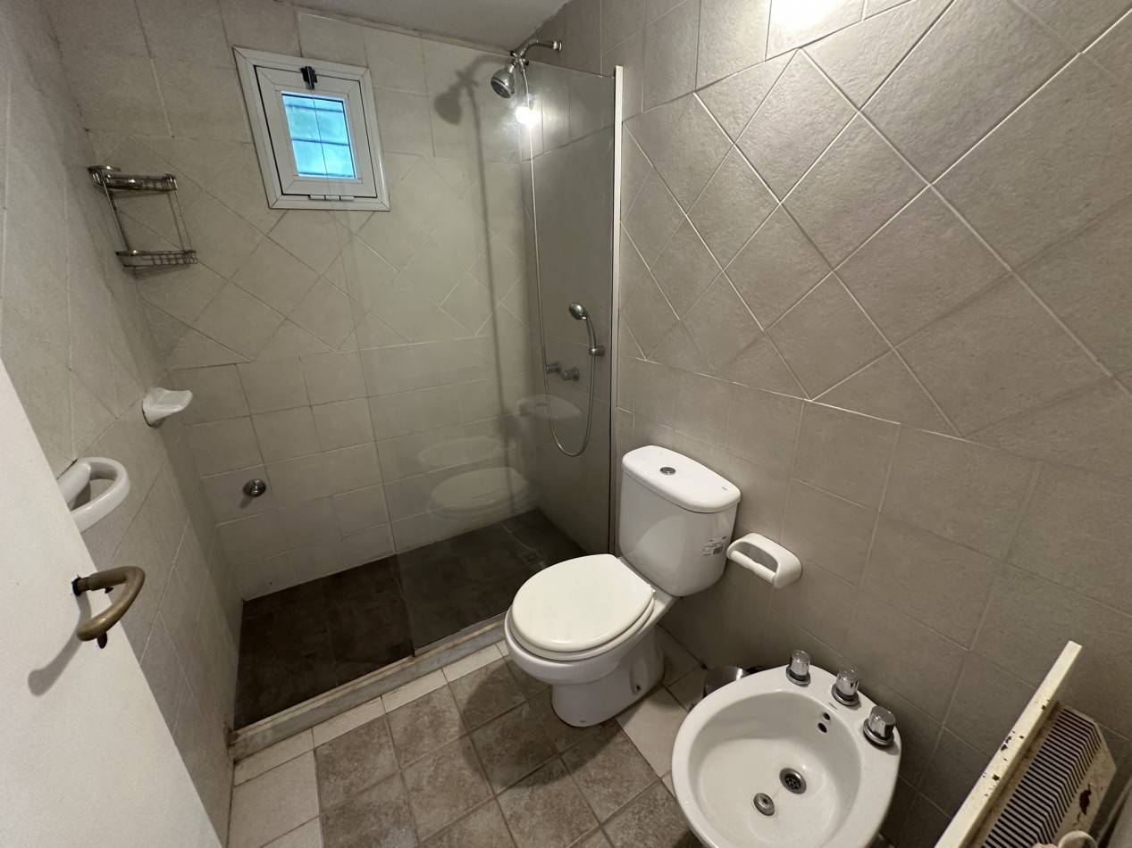 Venta Casa 4 dormitorios 3 baños con piscina en "Funes R"