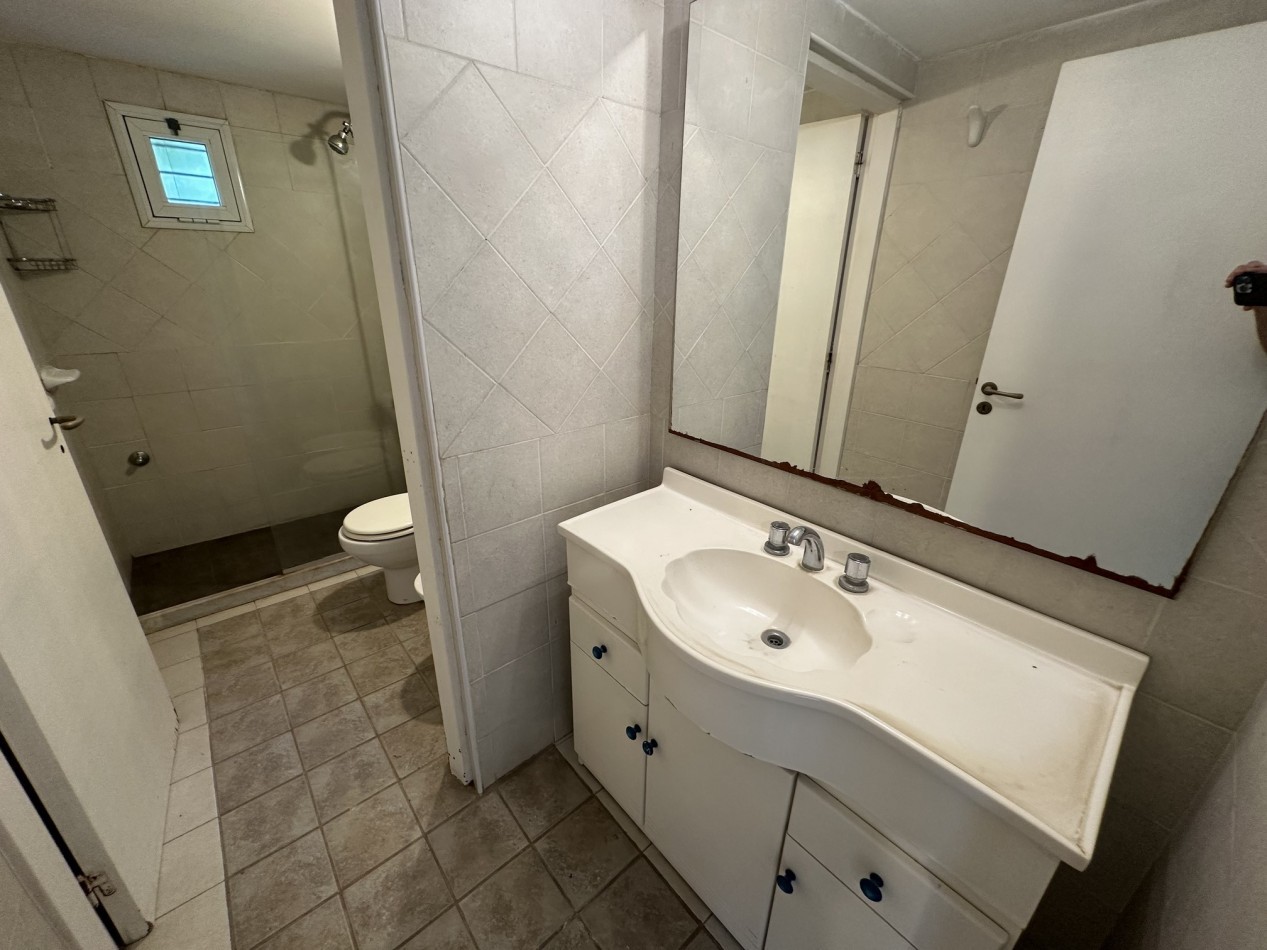 Venta Casa 4 dormitorios 3 baños con piscina en "Funes R"