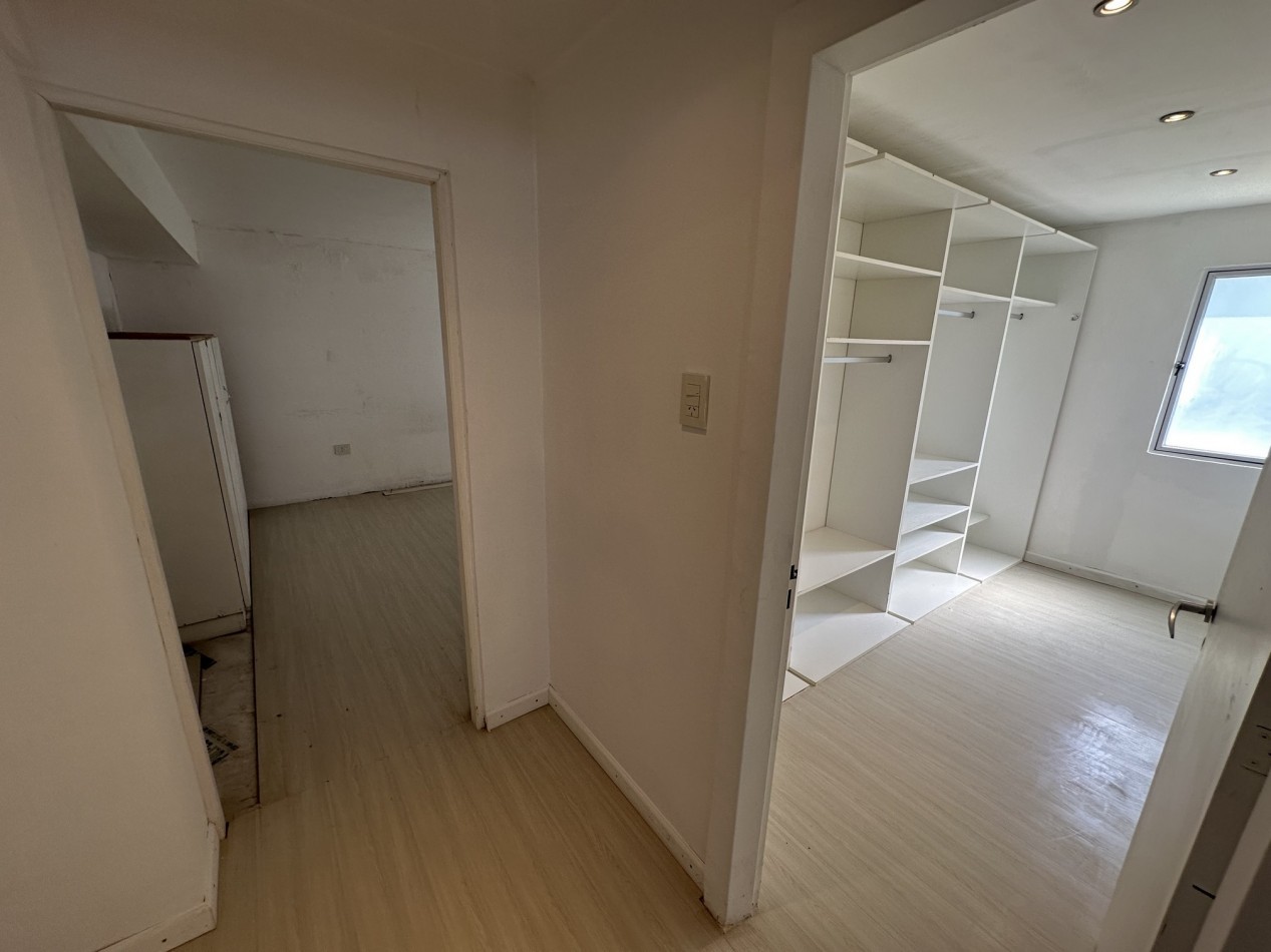 Venta Casa 4 dormitorios 3 baños con piscina en "Funes R"