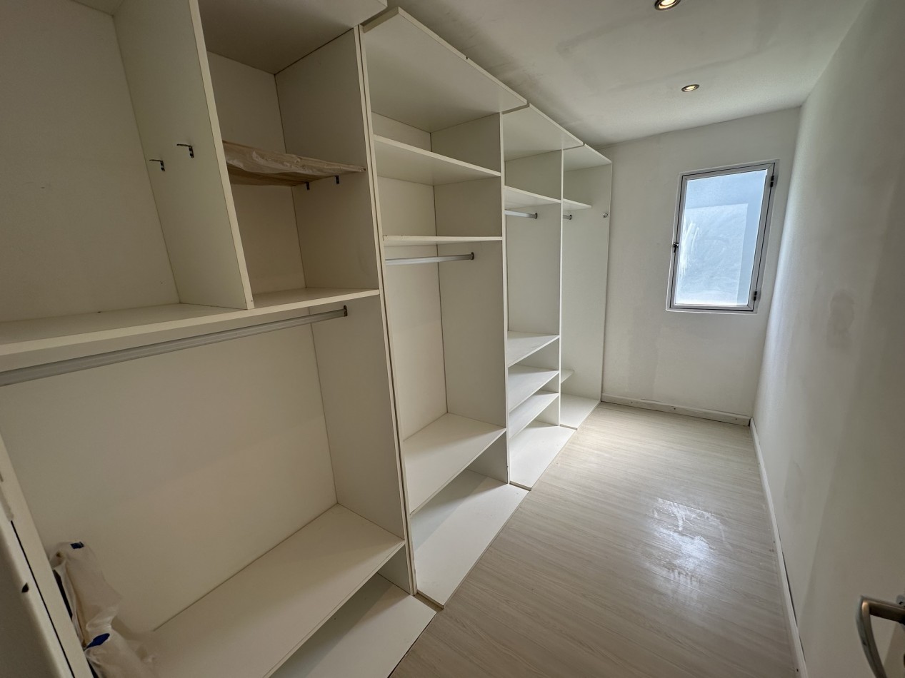 Venta Casa 4 dormitorios 3 baños con piscina en "Funes R"