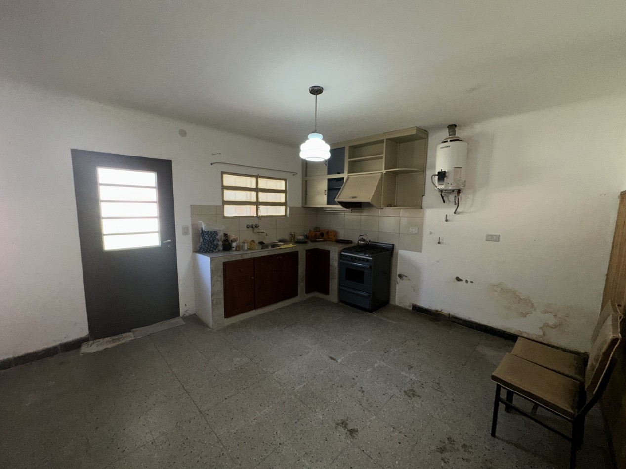 Casa Urbana a Reciclar - Ideal Uso Comercial - Centro de Funes