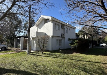Alquiler Casa 4 dormitorios 3 baños con piscina en "Funes R"