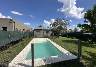 Venta Casa 2 dorm con piscina en Los Cedros, Roldan.